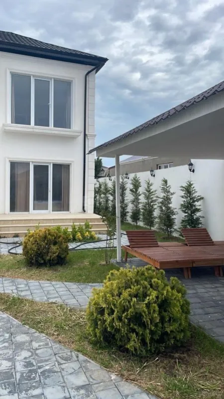 Kirayə verilir 5 otaqlı həyət evi 340 m²