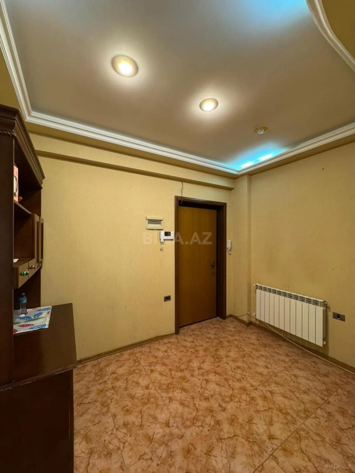 Satılır 3 otaqlı mənzil 165 m²