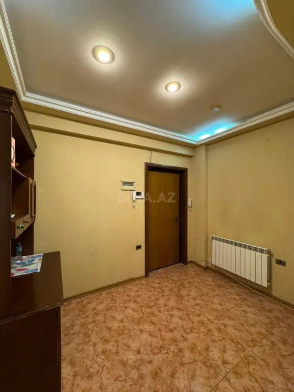 Satılır 3 otaqlı mənzil 165 m²