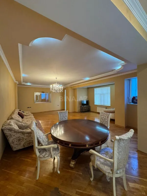 Satılır 3 otaqlı mənzil 165 m²