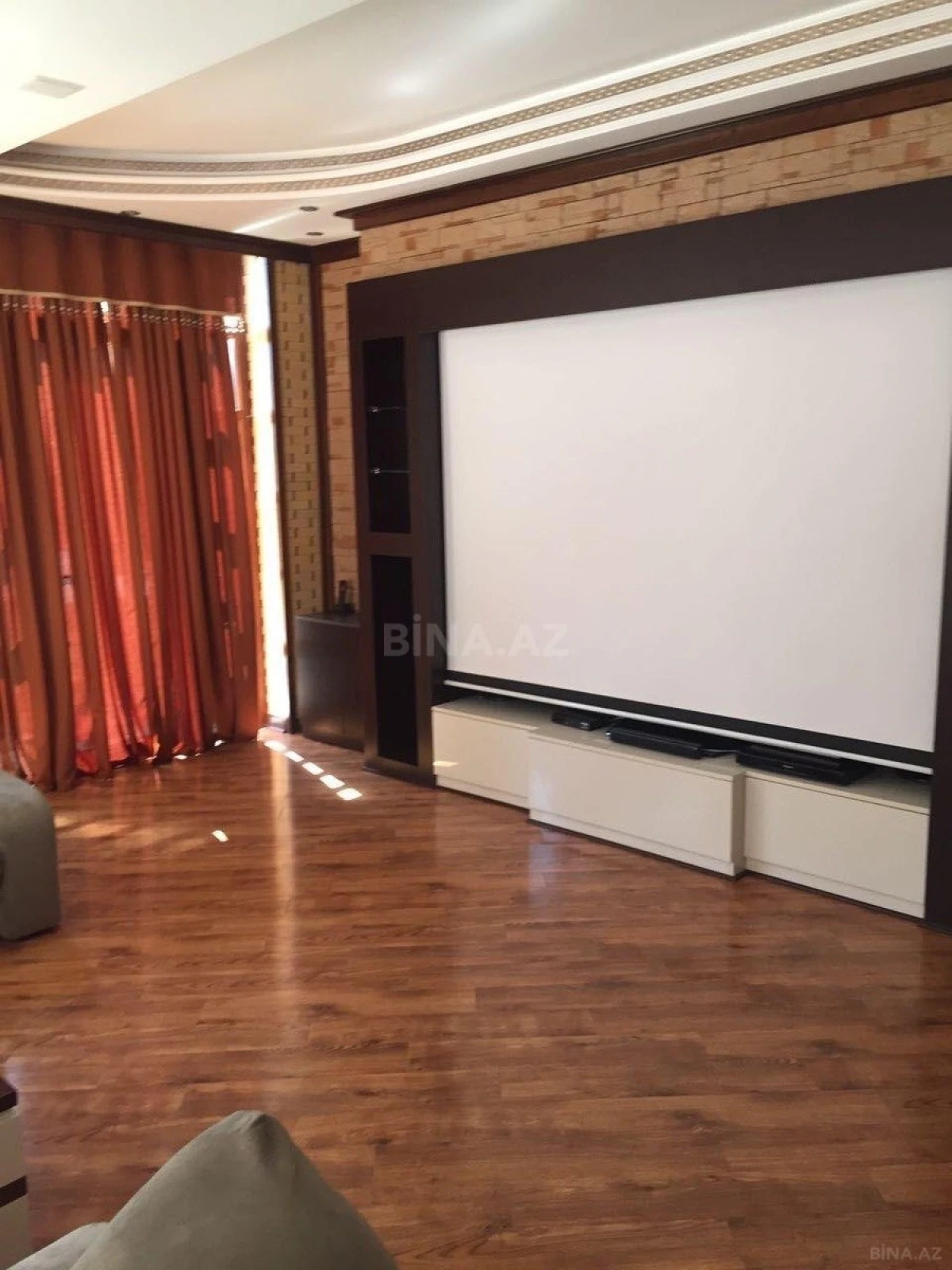 Kirayə verilir 5 otaqlı həyət evi 500 m²