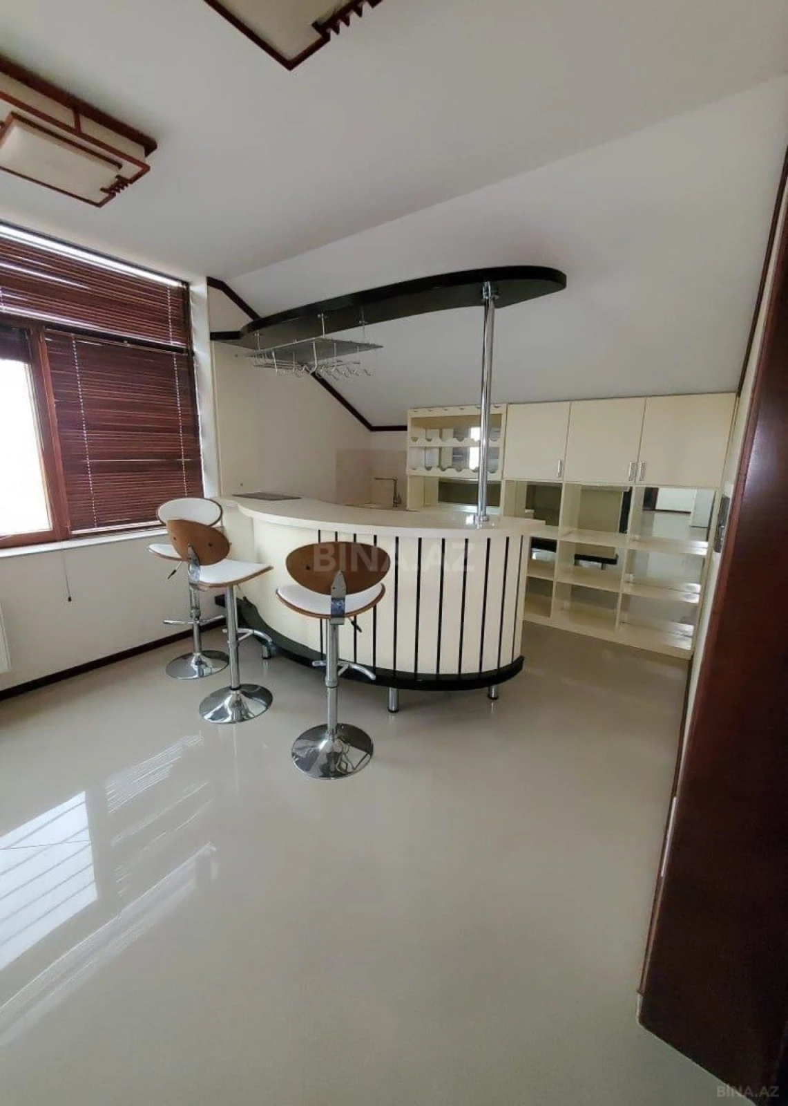 Kirayə verilir 5 otaqlı həyət evi 500 m²
