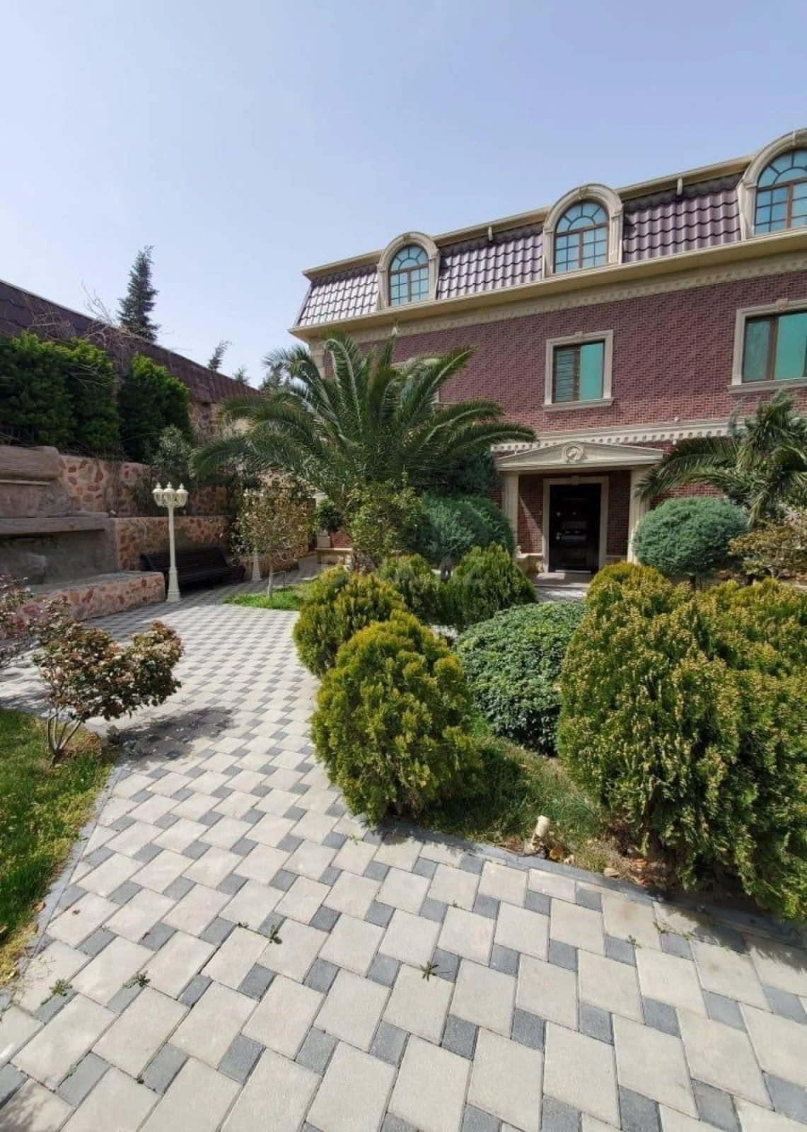 Kirayə verilir 5 otaqlı həyət evi 500 m²