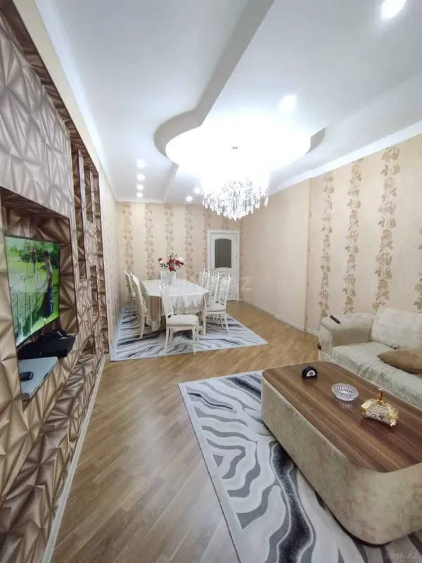Satılır 3 otaqlı mənzil 130 m²