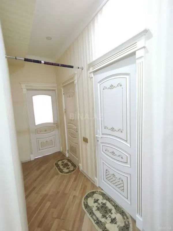 Satılır 3 otaqlı mənzil 130 m²