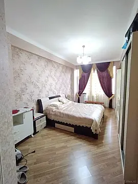 Satılır 3 otaqlı mənzil 130 m²