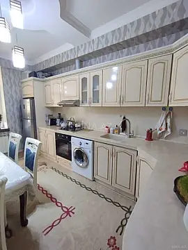 Satılır 3 otaqlı mənzil 130 m² — Bakı, Həzi Aslanov qəs. 3 otaq 130.00 m²