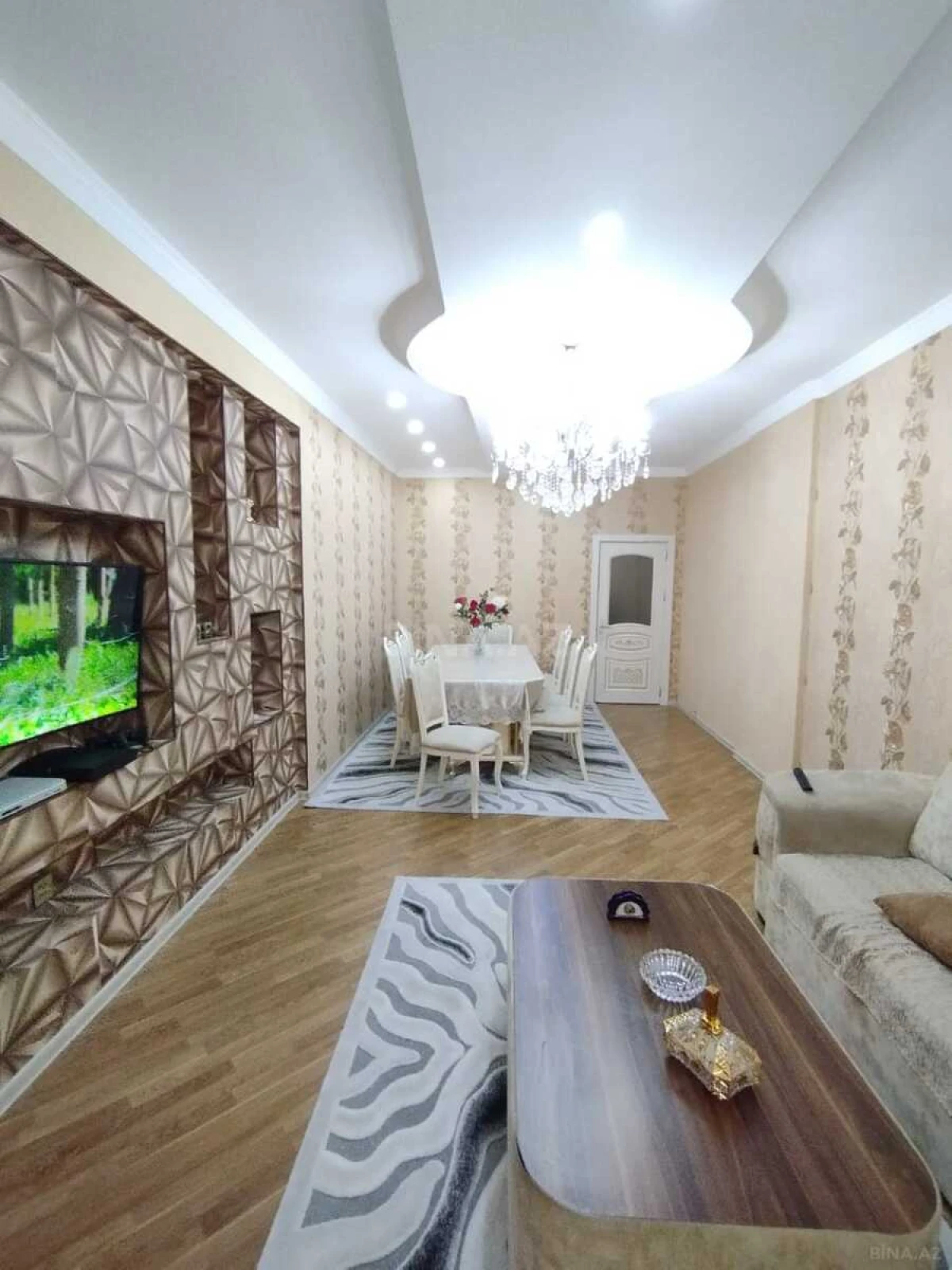 Satılır 3 otaqlı mənzil 130 m²