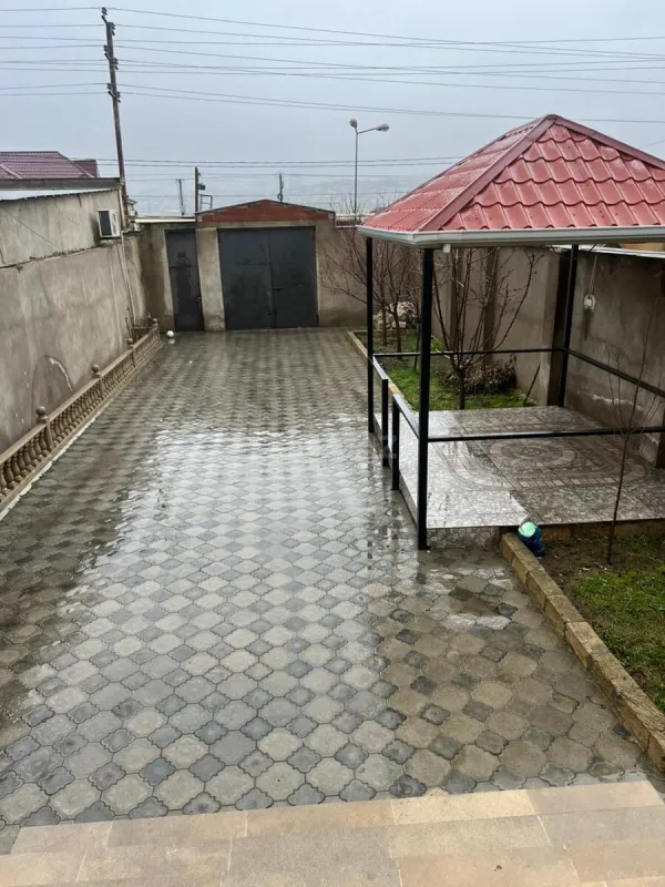 Satılır 4 otaqlı həyət evi 230 m²