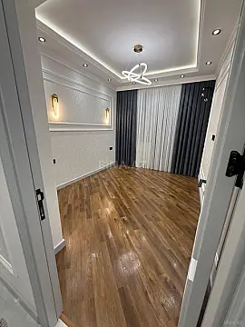 Satılır 2 otaqlı mənzil 87 m²