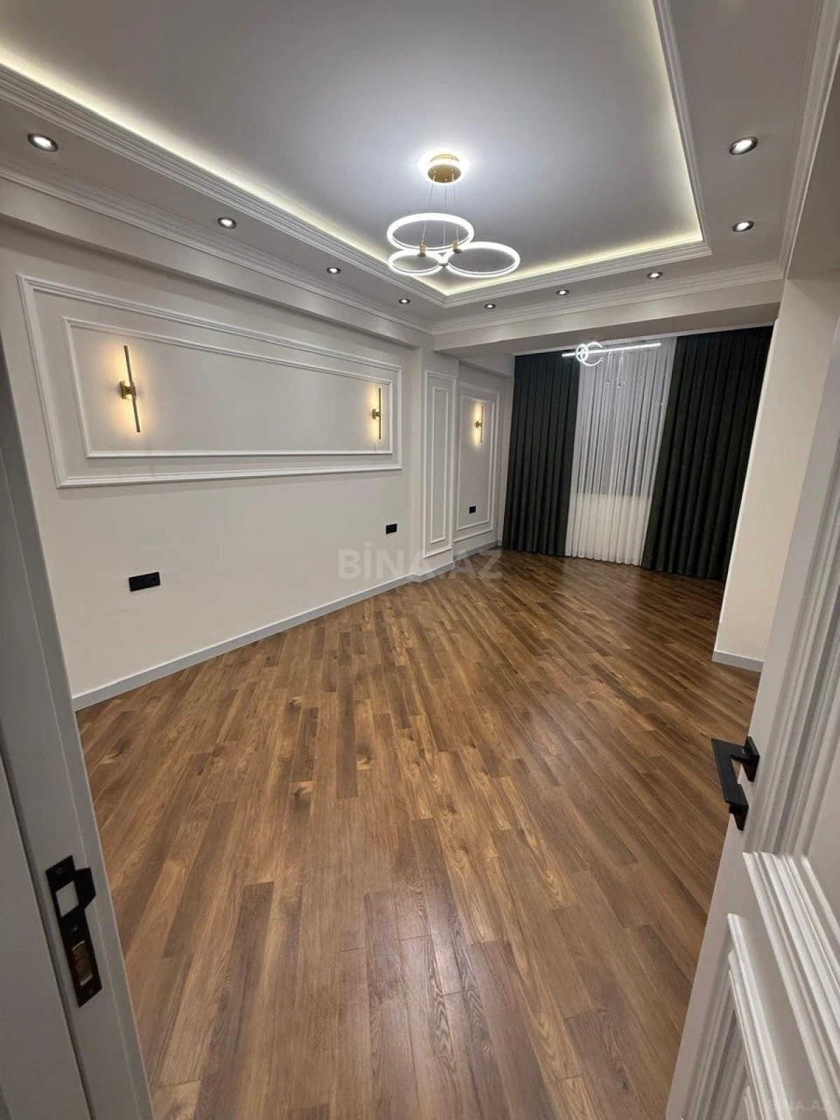 Satılır 2 otaqlı mənzil 87 m²