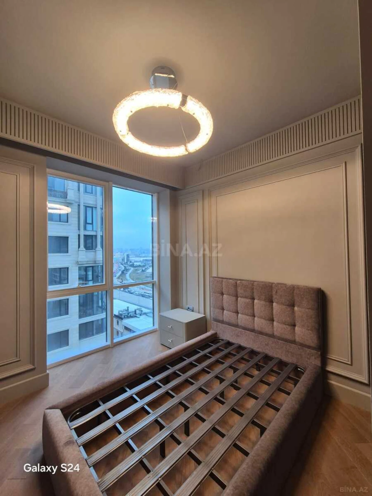 Satılır 4 otaqlı mənzil 224 m²