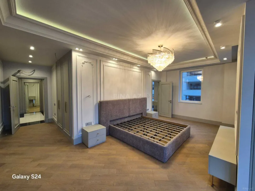 Satılır 4 otaqlı mənzil 224 m²