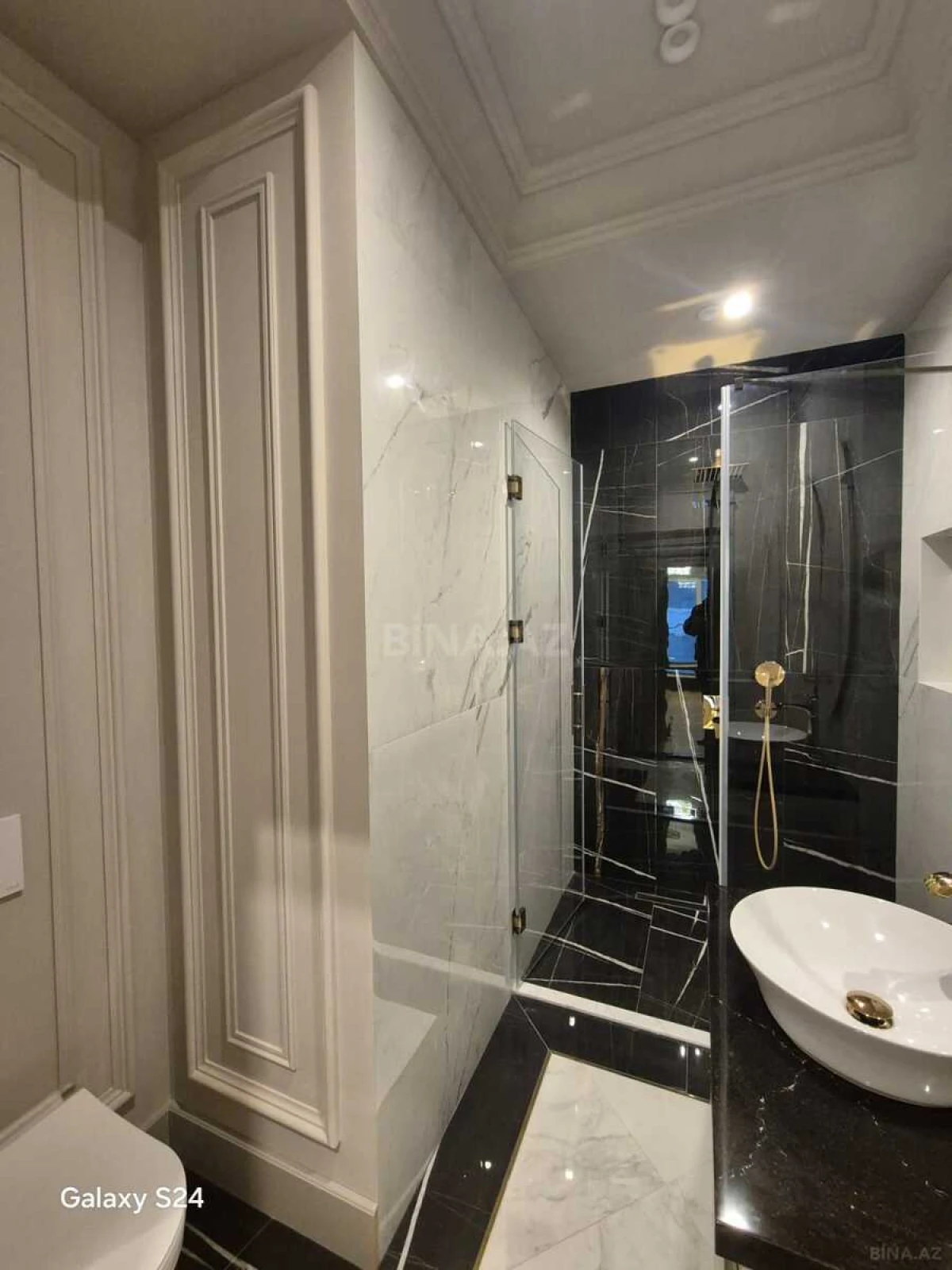 Satılır 4 otaqlı mənzil 224 m²