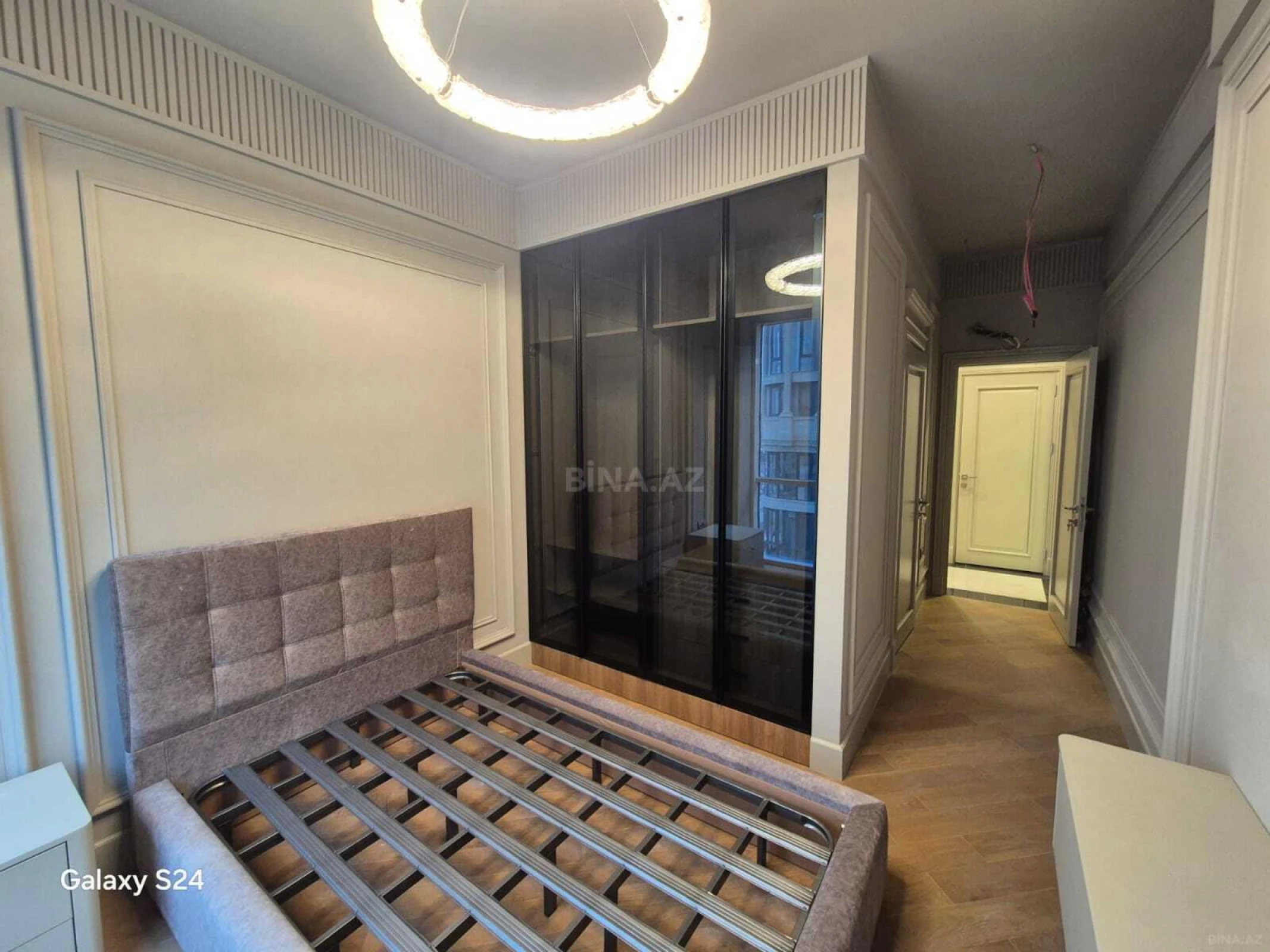 Satılır 4 otaqlı mənzil 224 m²