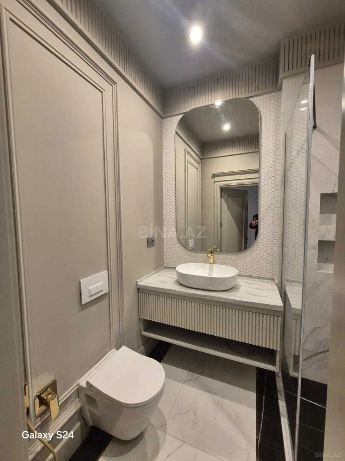 Satılır 4 otaqlı mənzil 224 m²