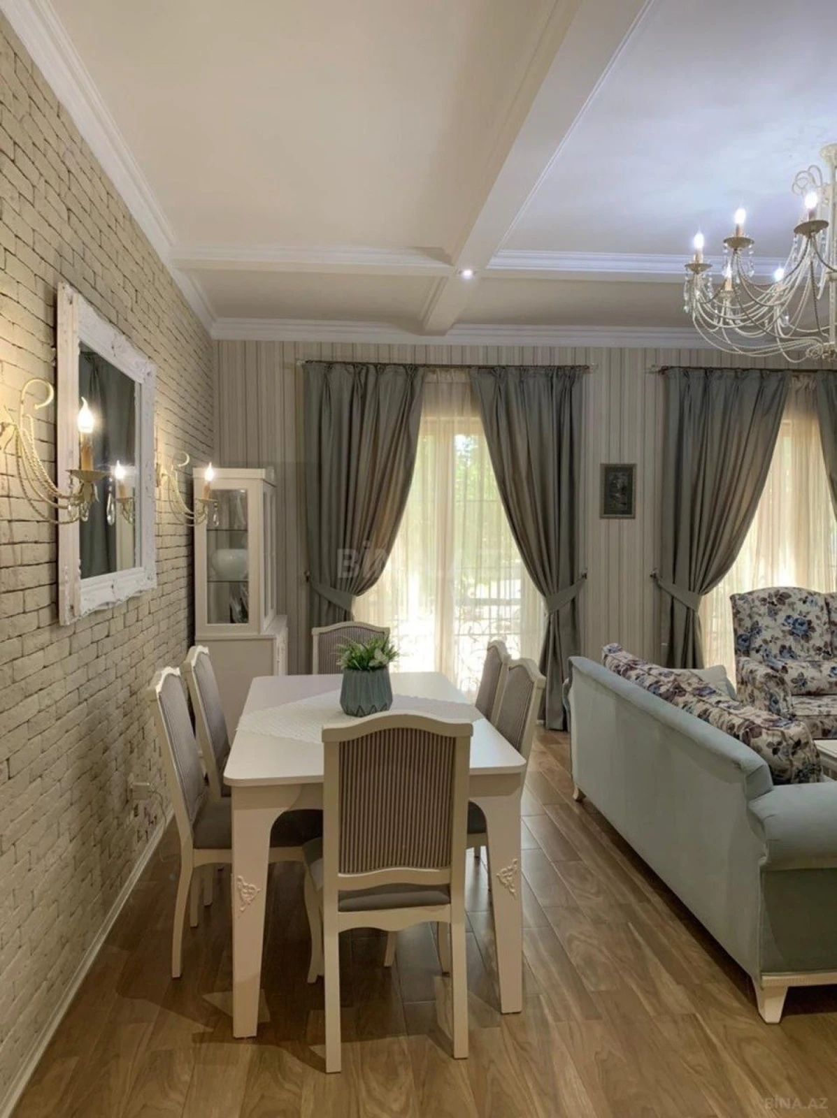 Kirayə verilir 4 otaqlı həyət evi 380 m²