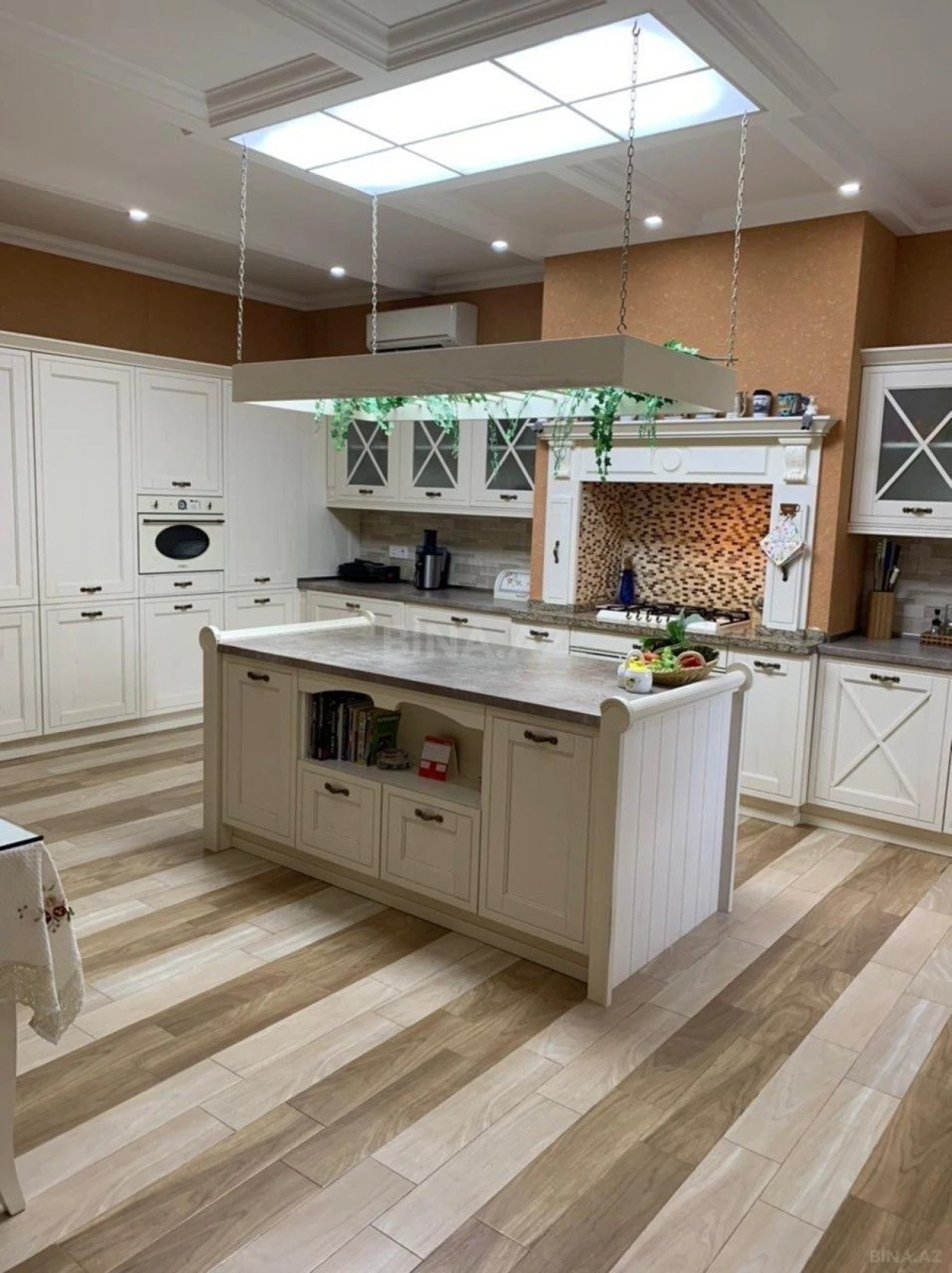 Kirayə verilir 4 otaqlı həyət evi 380 m²