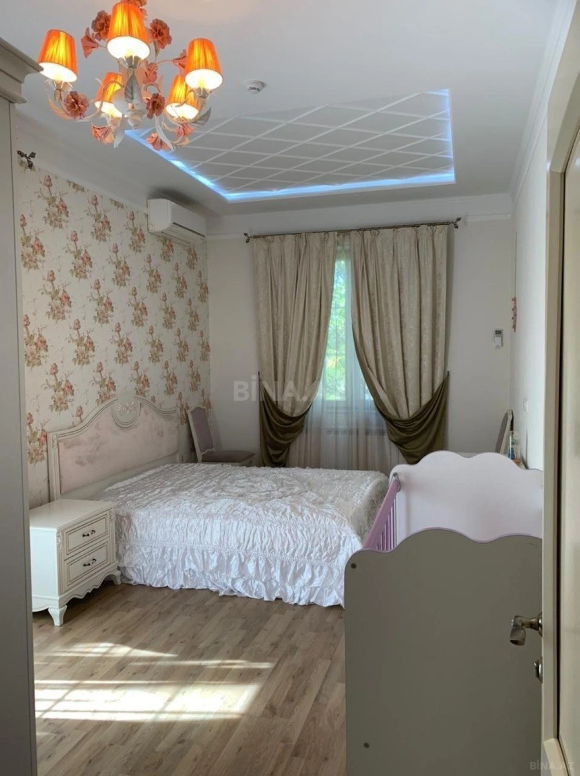 Kirayə verilir 4 otaqlı həyət evi 380 m²