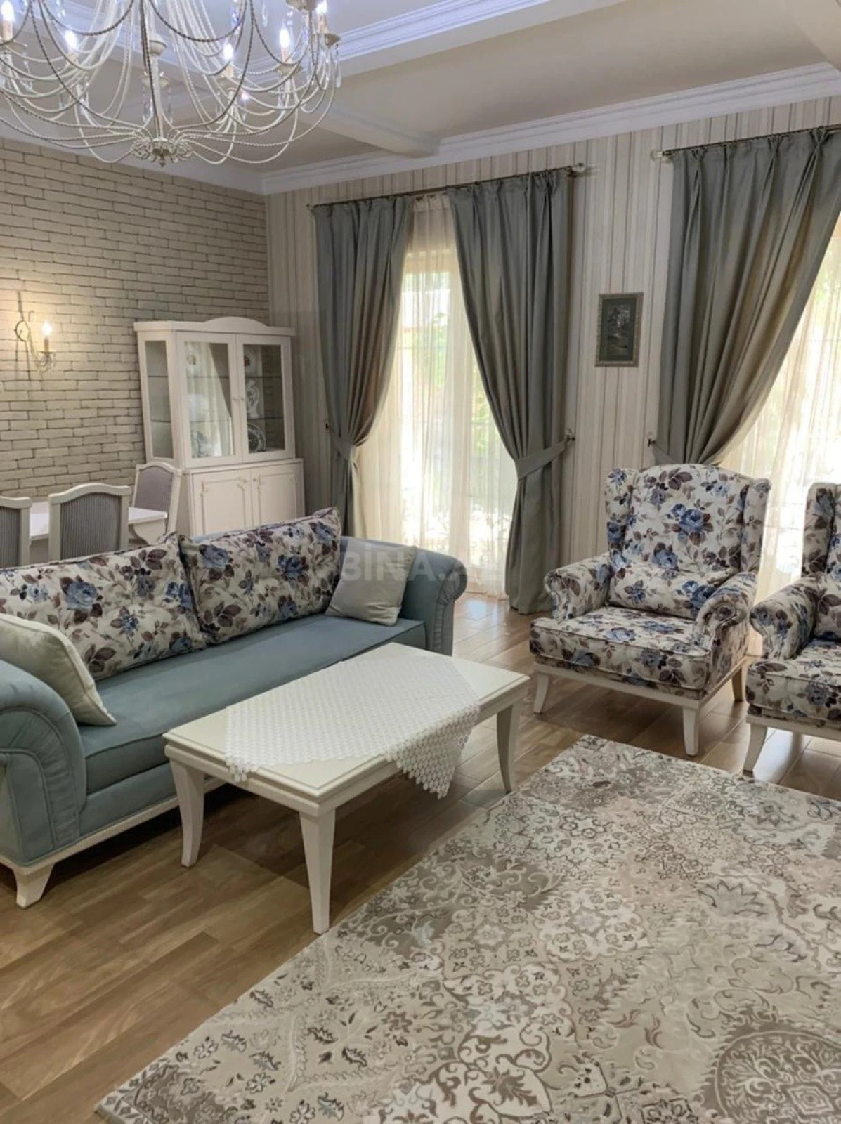 Kirayə verilir 4 otaqlı həyət evi 380 m²