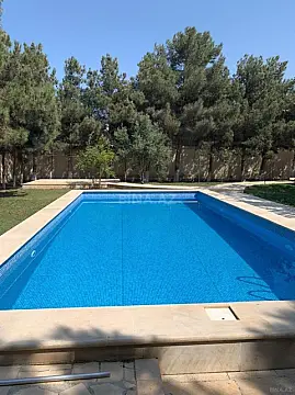 Kirayə verilir 4 otaqlı həyət evi 380 m²