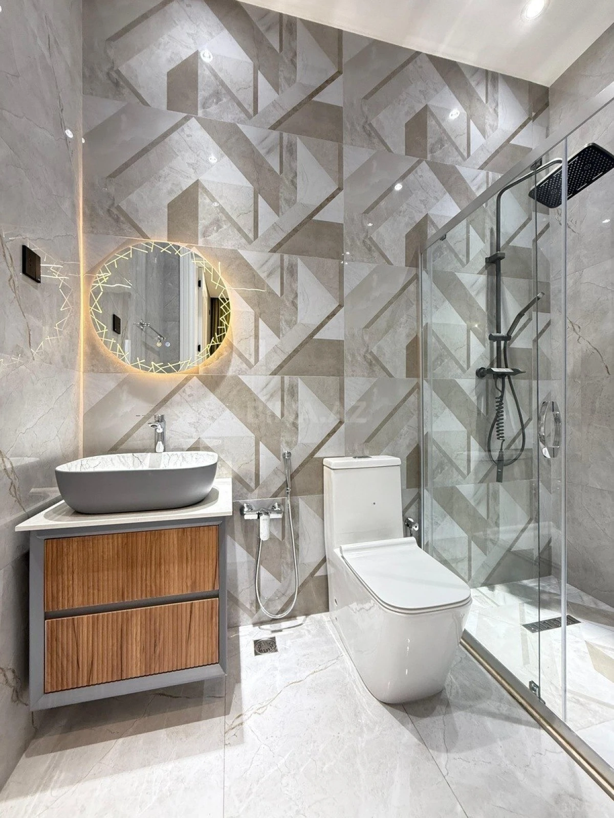 Satılır 4 otaqlı həyət evi 160 m²