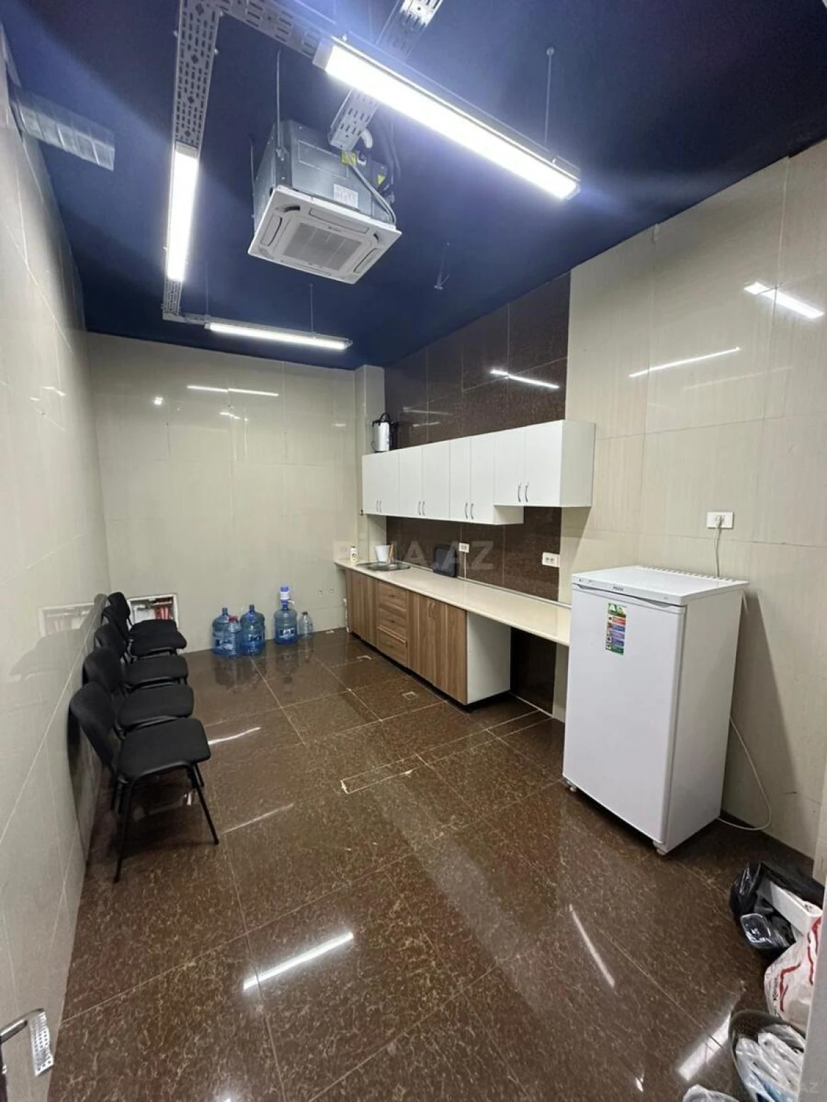 Kirayə verilir 7 otaqlı ofis 350 m²