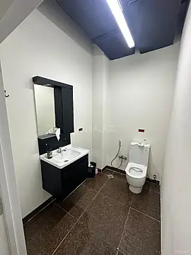 Kirayə verilir 7 otaqlı ofis 350 m²