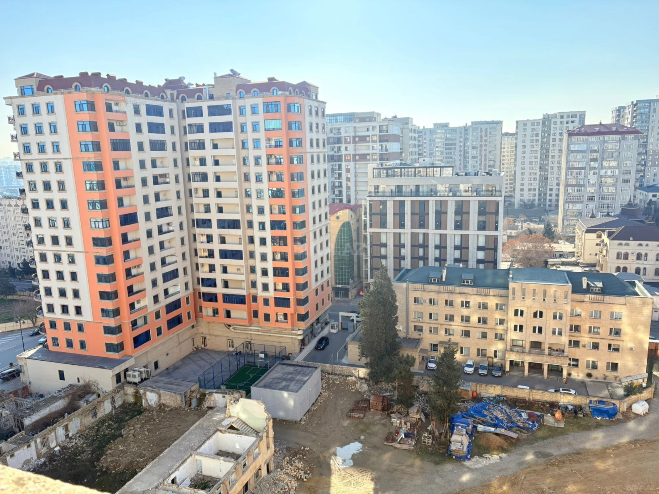 Satılır 2 otaqlı mənzil 118.5 m²