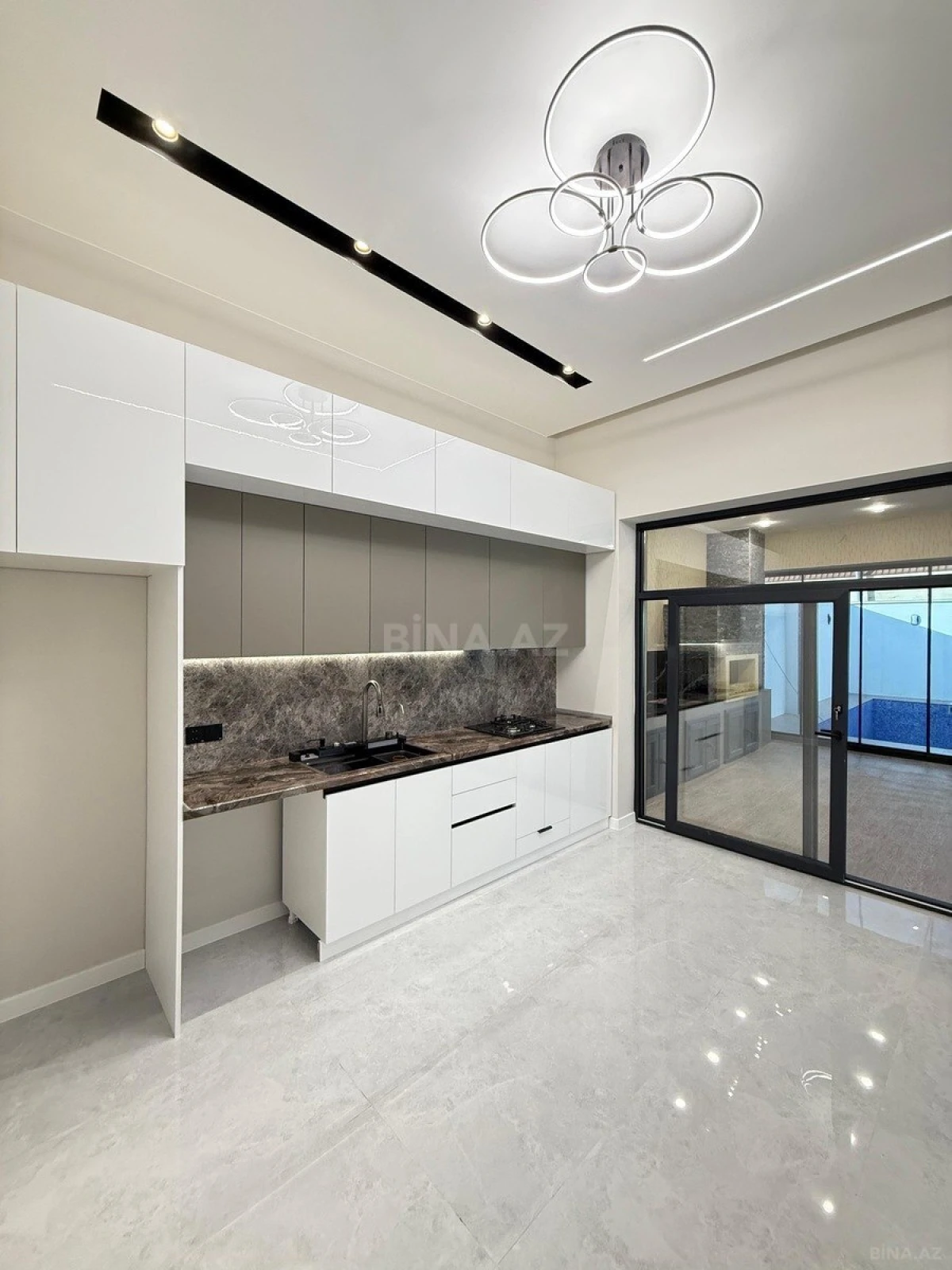 Satılır 4 otaqlı həyət evi 160 m²