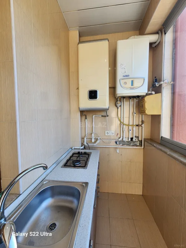 Satılır 3 otaqlı mənzil 141 m²