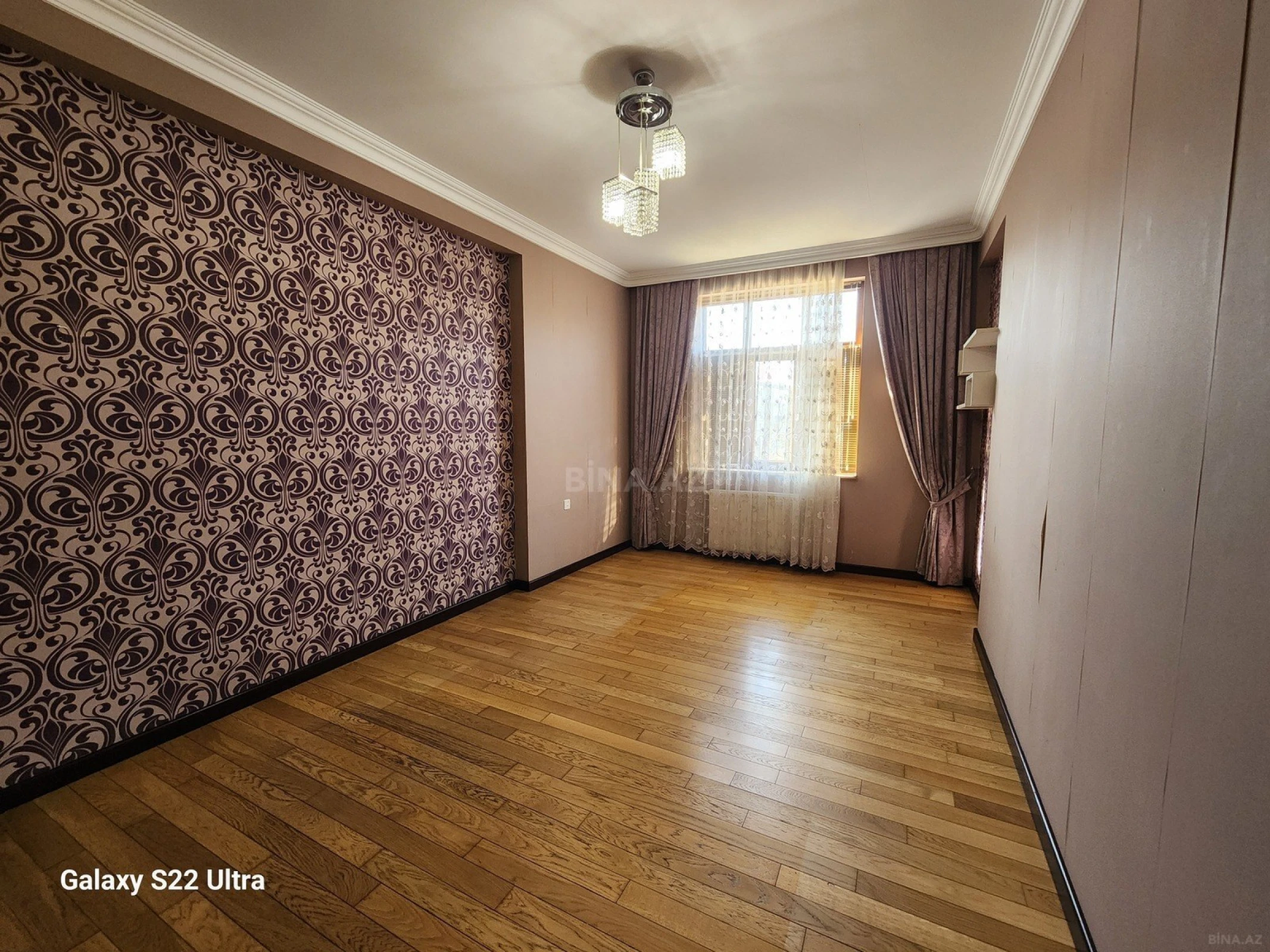 Satılır 3 otaqlı mənzil 141 m²