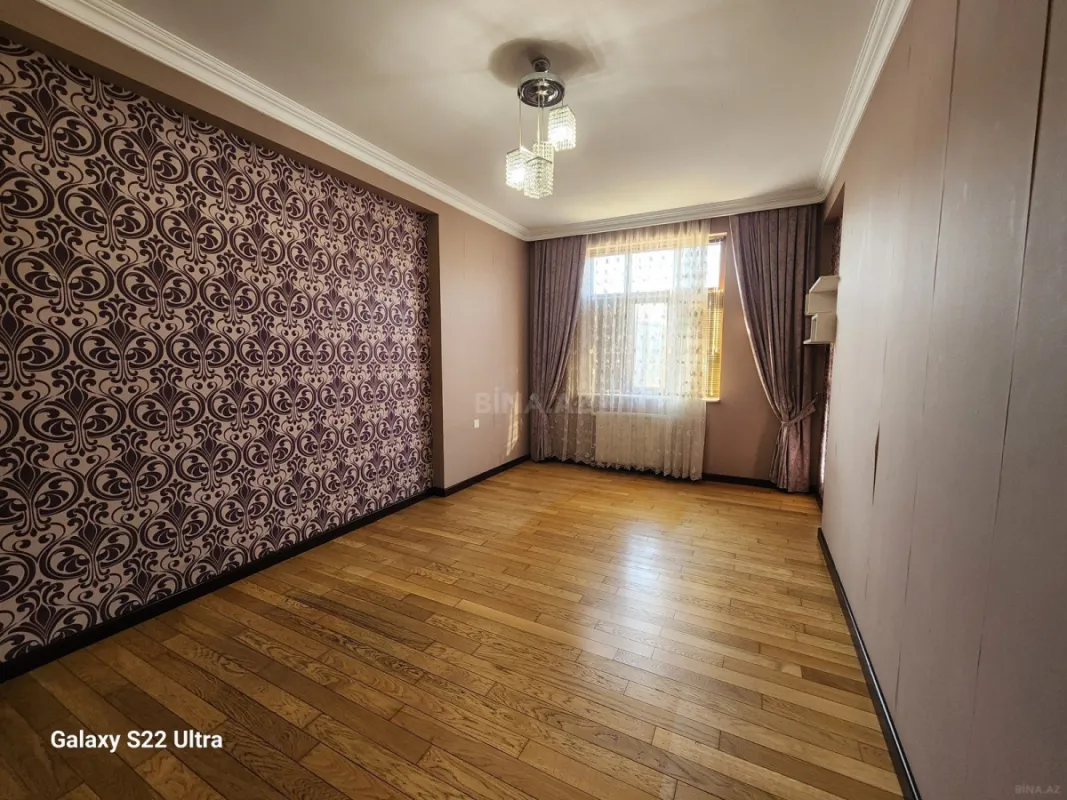 Satılır 3 otaqlı mənzil 141 m²
