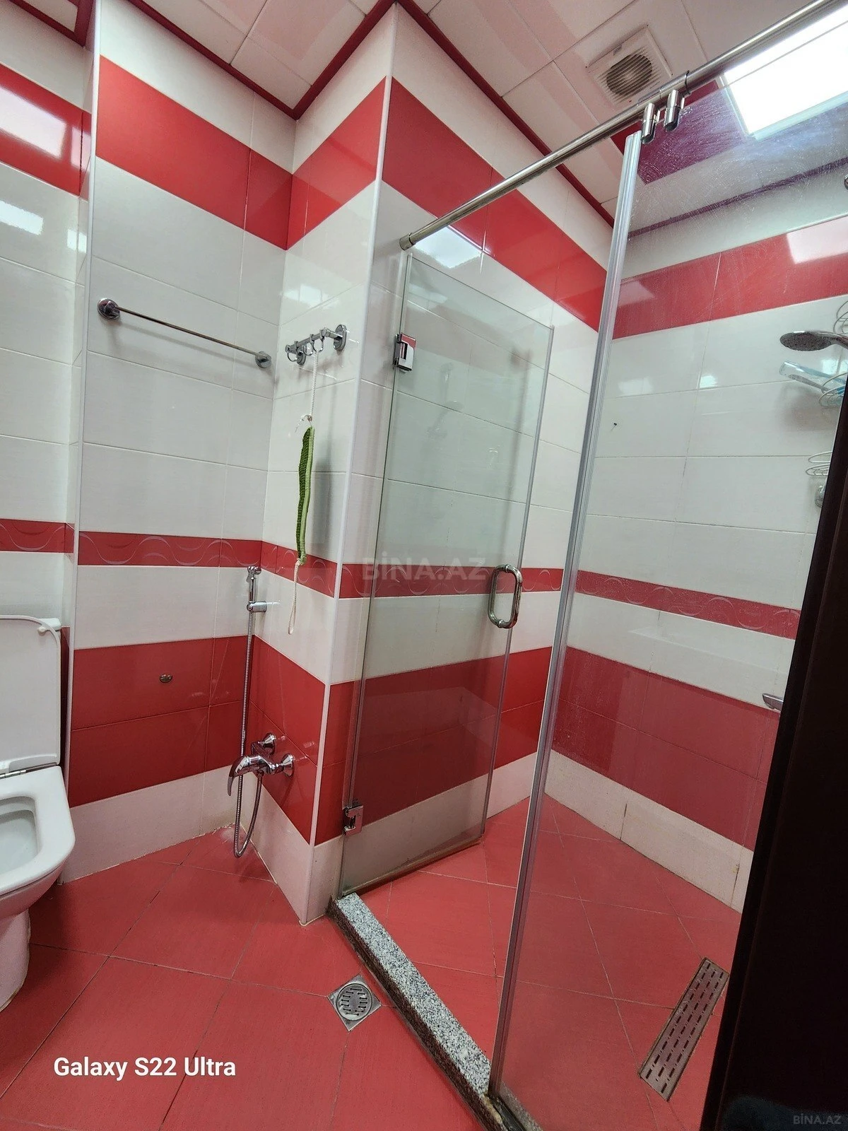 Satılır 3 otaqlı mənzil 141 m²