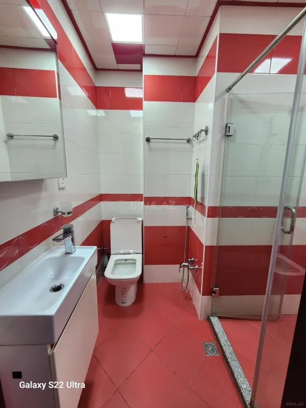 Satılır 3 otaqlı mənzil 141 m²