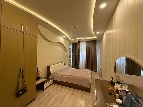 Satılır 3 otaqlı mənzil 101 m²