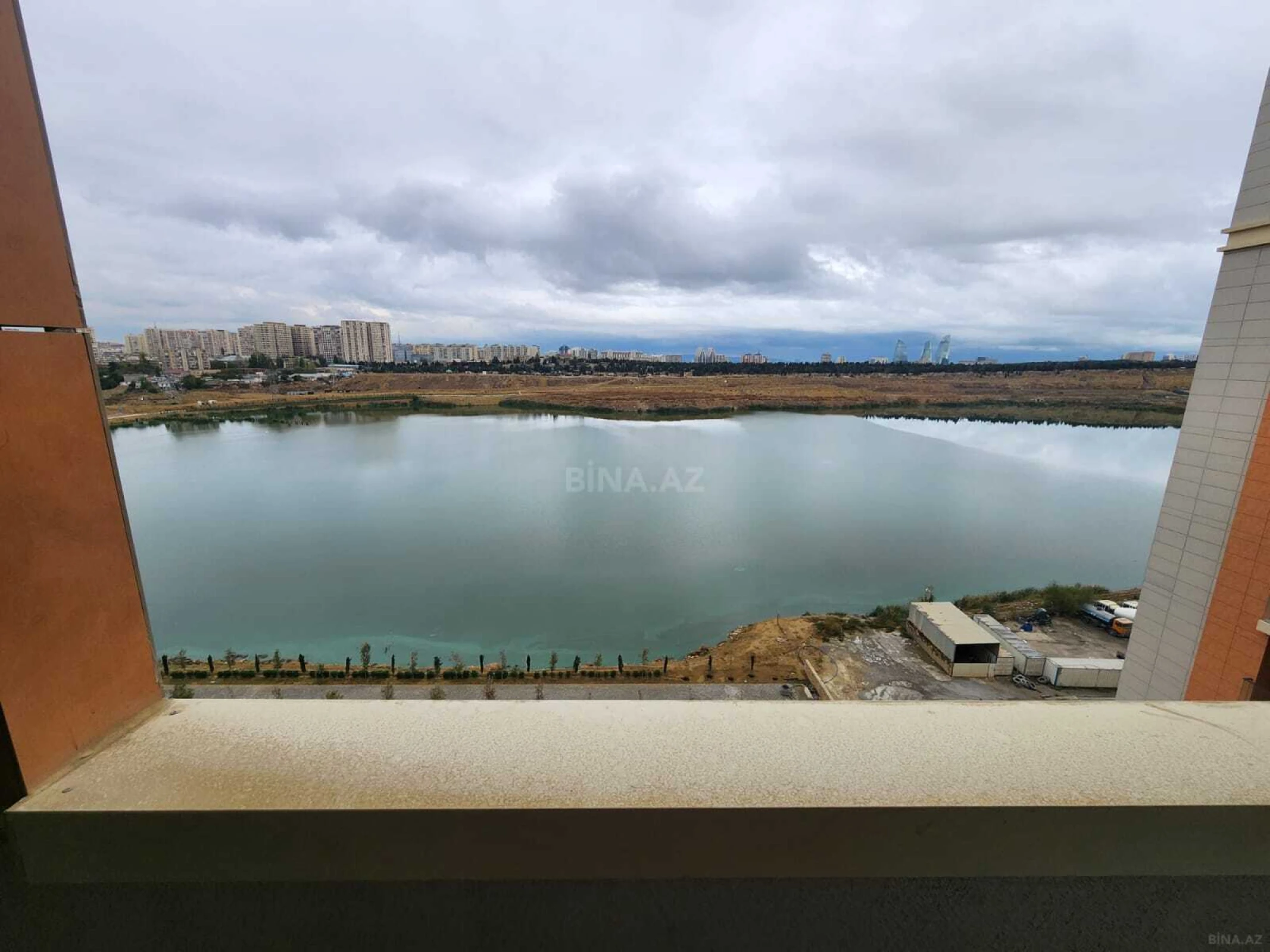 Satılır 3 otaqlı mənzil 72 m²