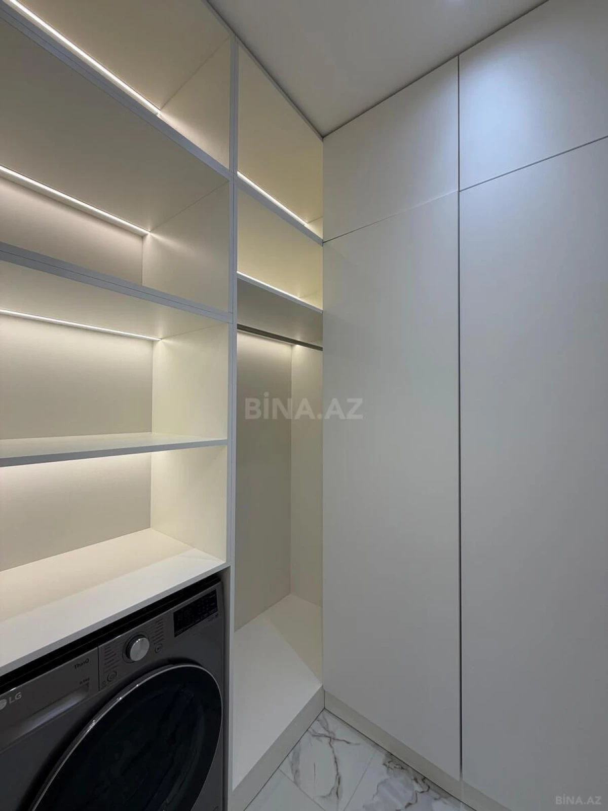 Satılır 4 otaqlı mənzil 167 m²
