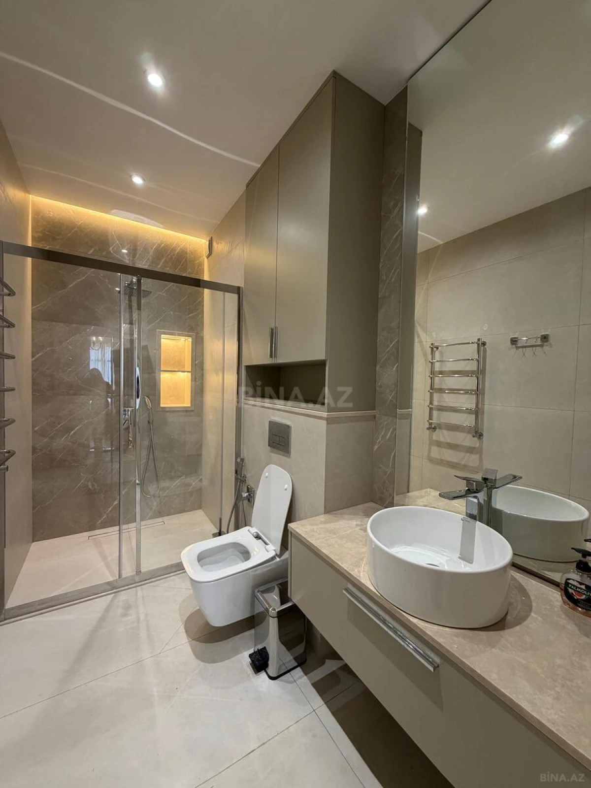 Satılır 4 otaqlı mənzil 167 m²