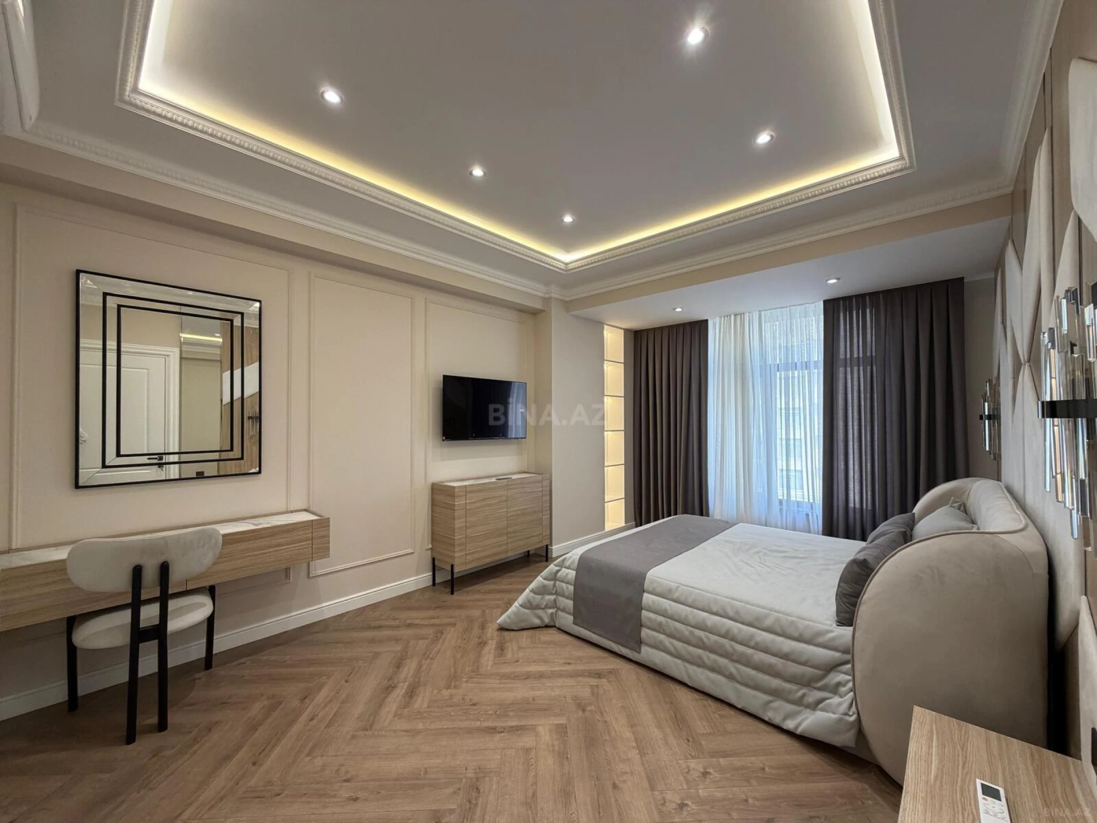 Satılır 4 otaqlı mənzil 167 m²