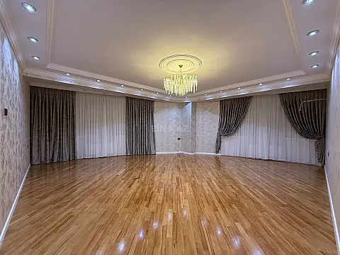 Satılır 3 otaqlı mənzil 142 m²