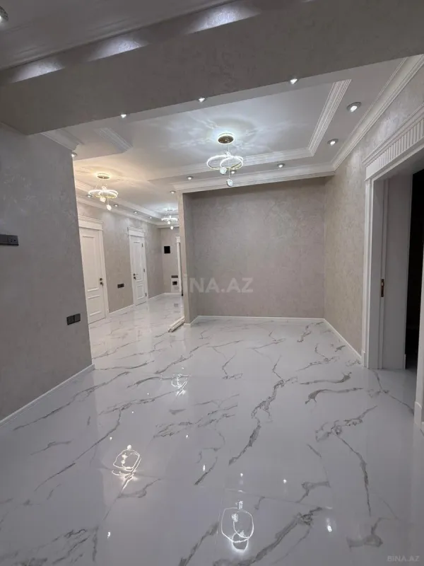 Satılır 3 otaqlı mənzil 142 m²