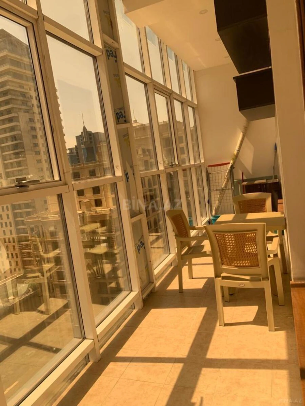 Kirayə verilir 2 otaqlı mənzil 100 m²