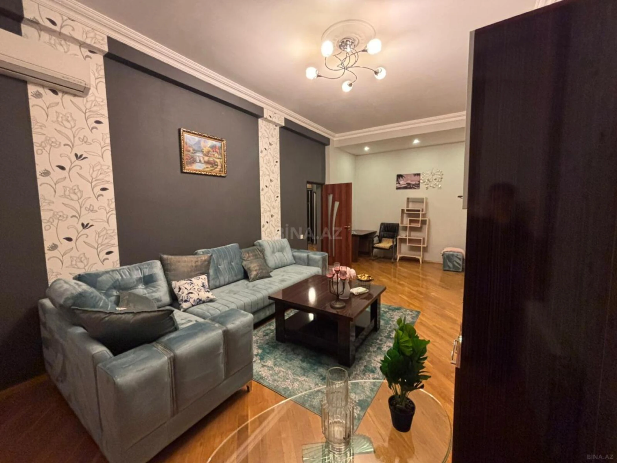 Kirayə verilir 2 otaqlı mənzil 100 m²