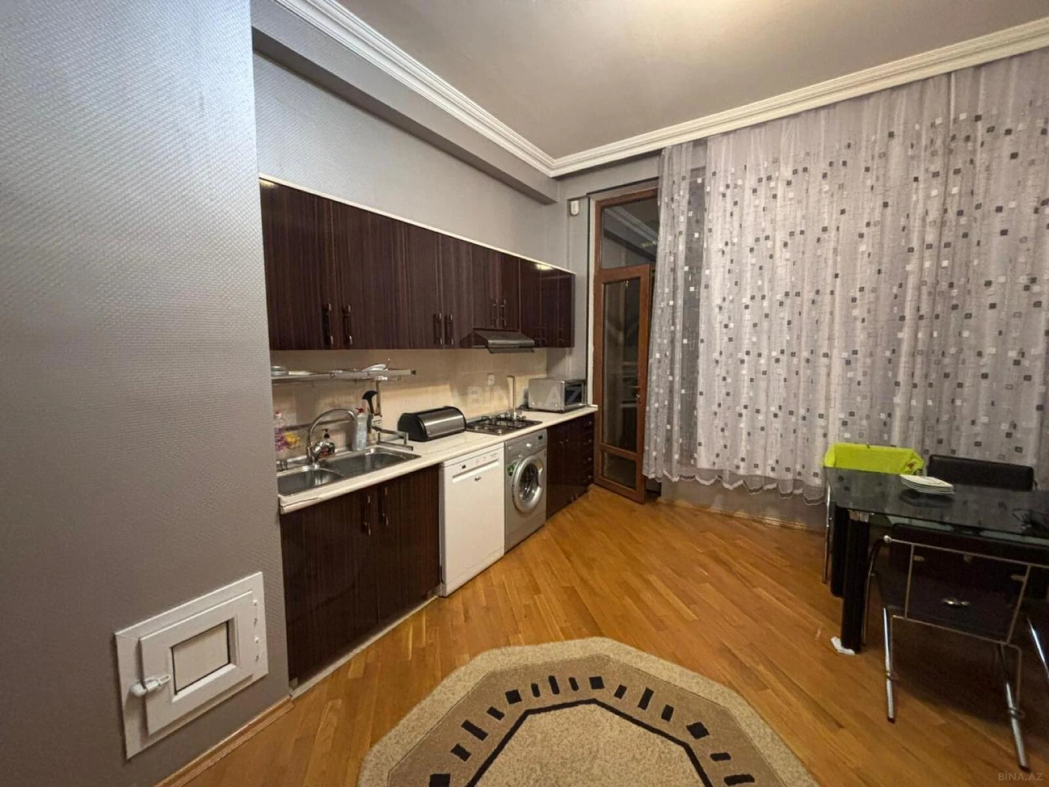 Kirayə verilir 2 otaqlı mənzil 100 m²
