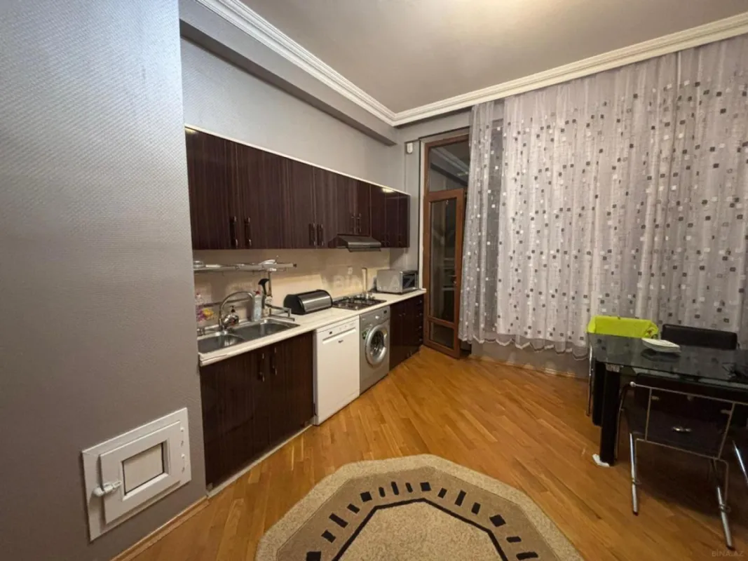 Kirayə verilir 2 otaqlı mənzil 100 m²
