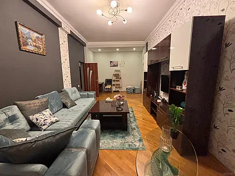 Kirayə verilir 2 otaqlı mənzil 100 m²