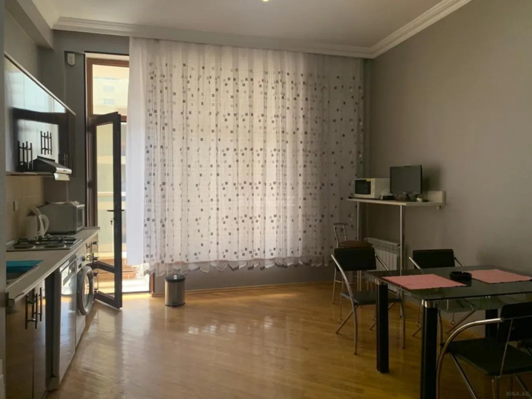 Kirayə verilir 2 otaqlı mənzil 100 m²