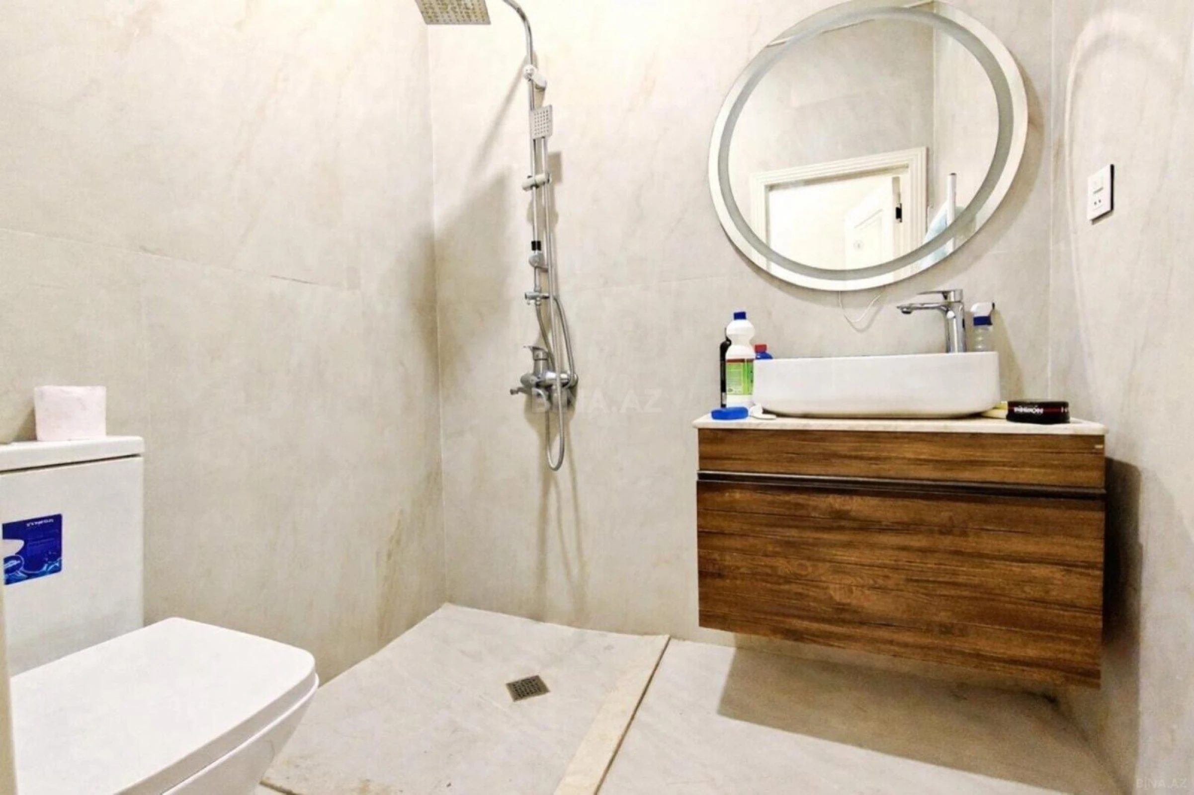 Satılır 2 otaqlı mənzil 70 m²