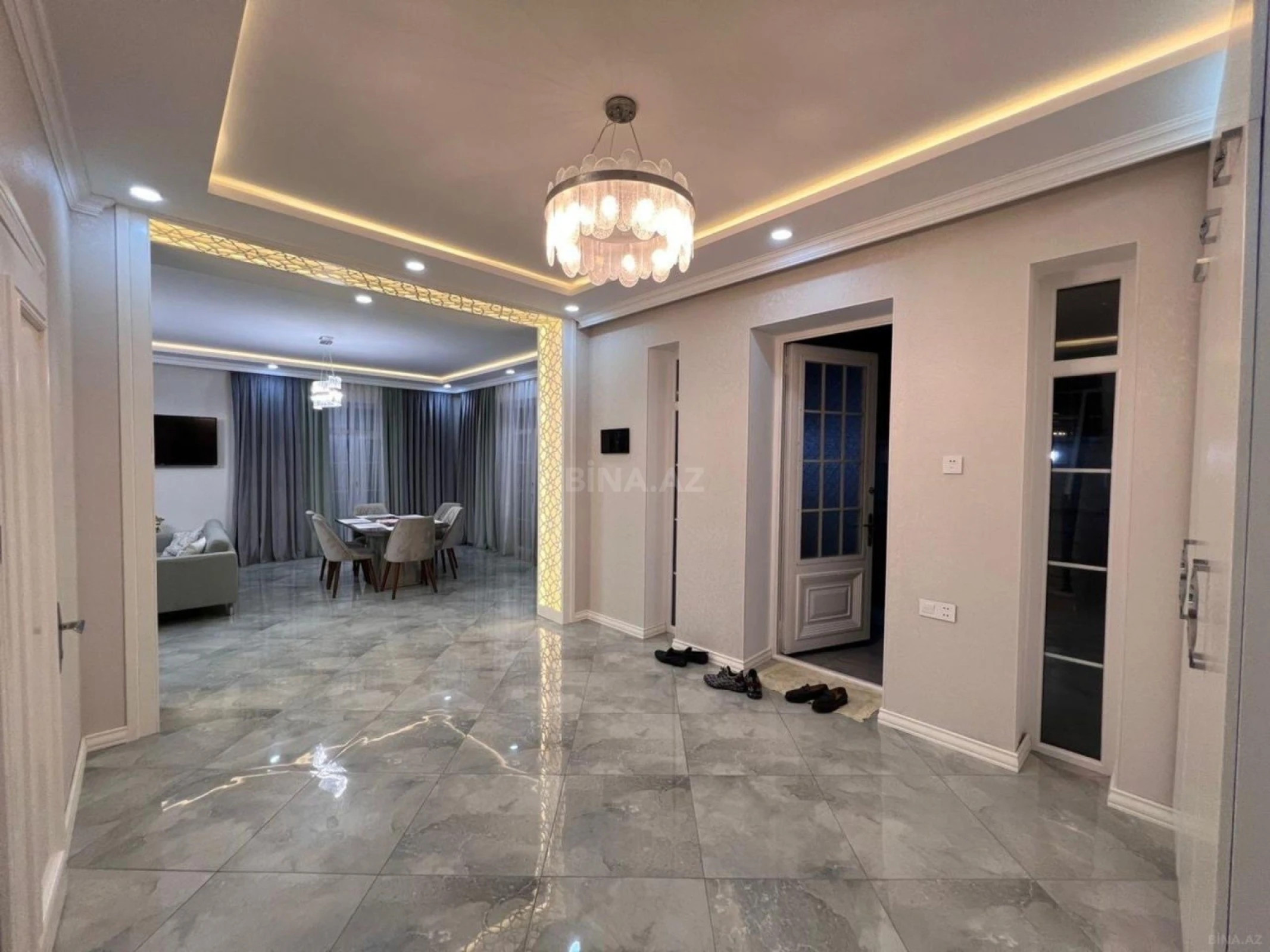 Kirayə verilir 5 otaqlı həyət evi 340 m²